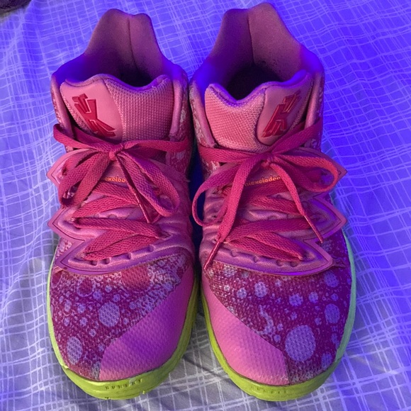 Nike Kyrie Spongebob Patrick shoes